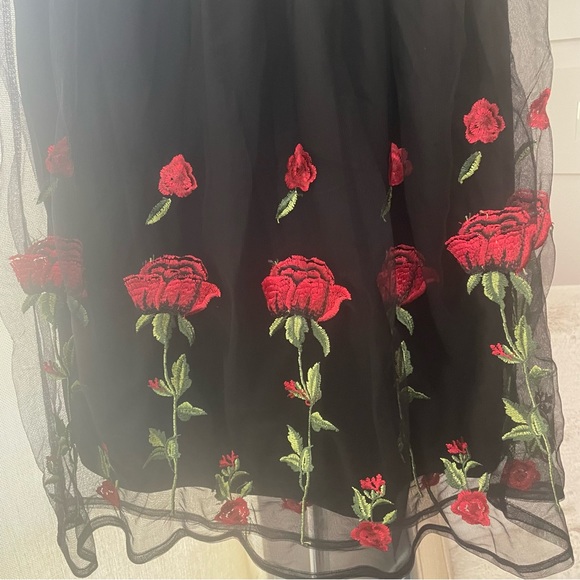 Over Kleshas Beautiful Floral Tulle Overlay Skirt - Picture 6 of 15